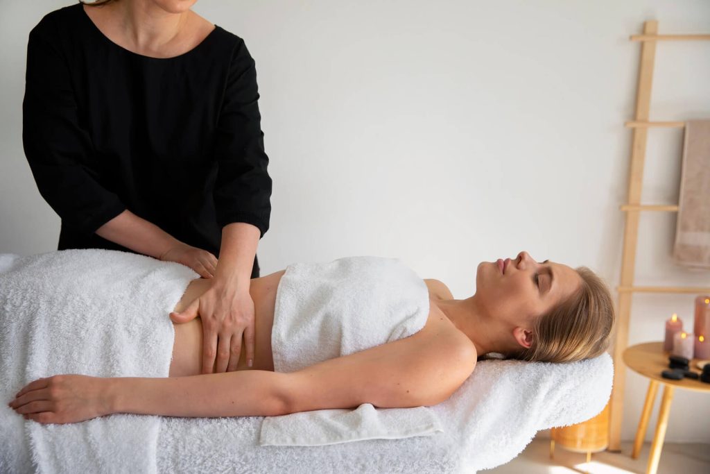 Massagem para alívio da Cólica Menstrual